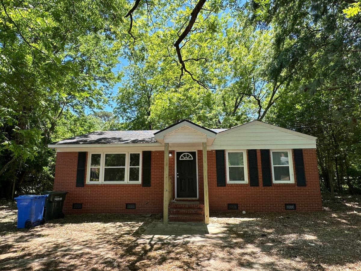 House for rent at 4909 Walnut Dr, Fayetteville, NC 28304