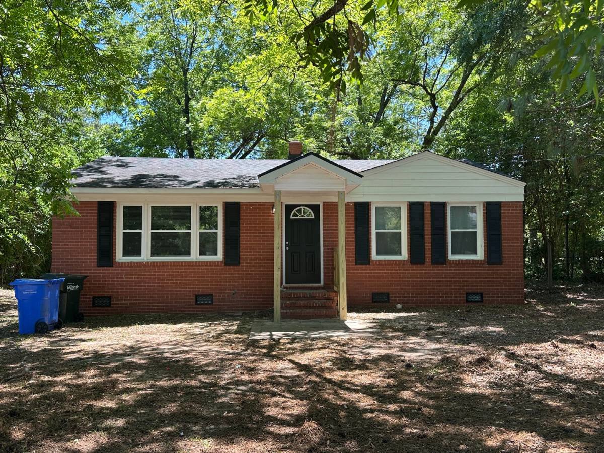 House for rent at 4909 Walnut Dr, Fayetteville, NC 28304