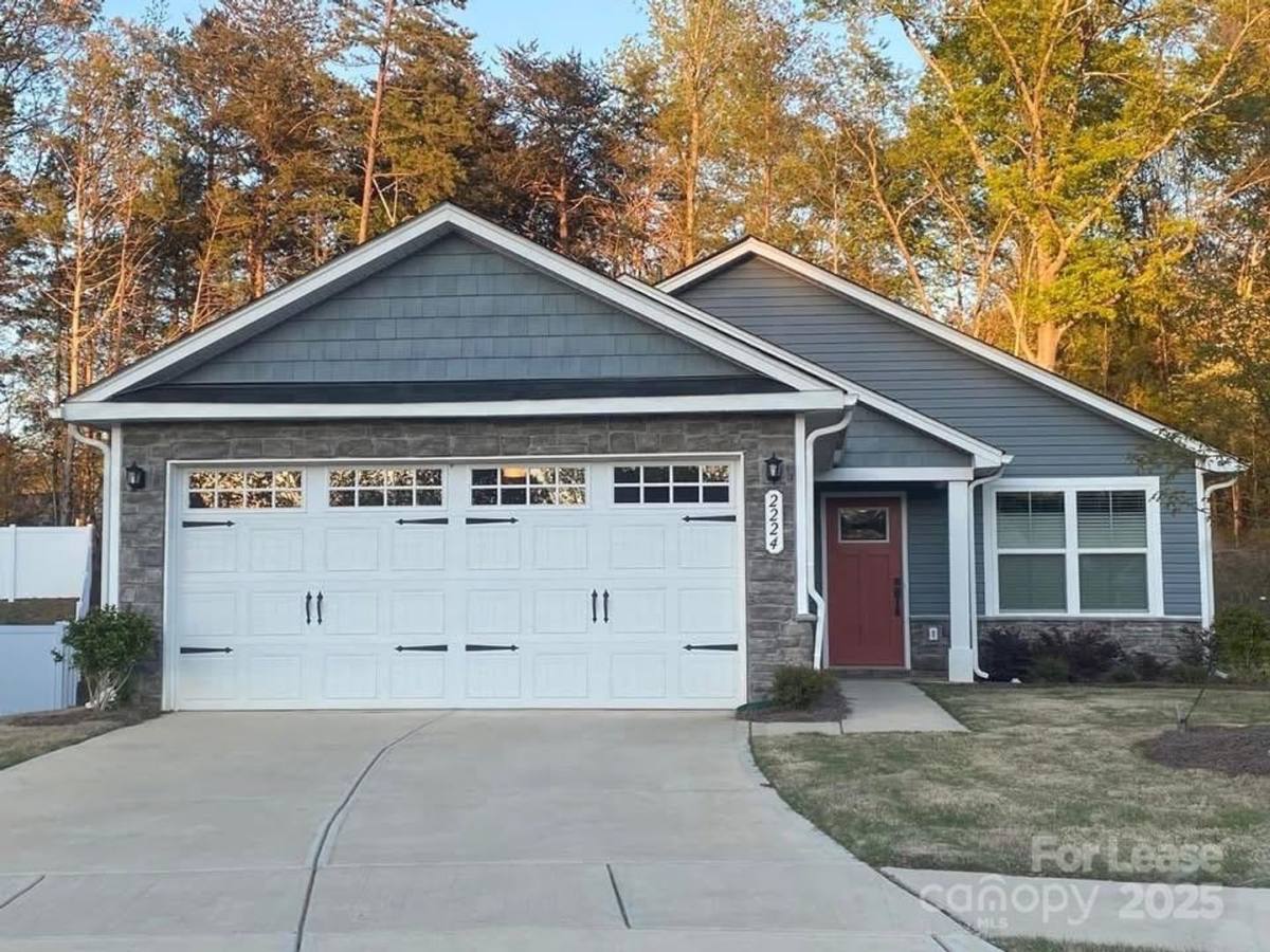 House for rent at 2224 Goldwood Dr, Charlotte, NC 28215