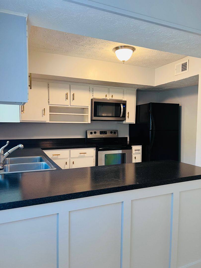 Townhouse for rent at 510 Oak Meadow Lane, Auburn, AL 36830