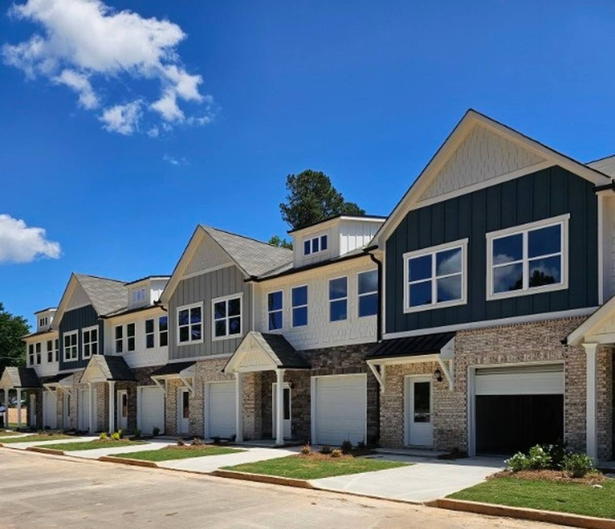 Townhouse for rent at 431 N Ave, Forest Park, GA 30297