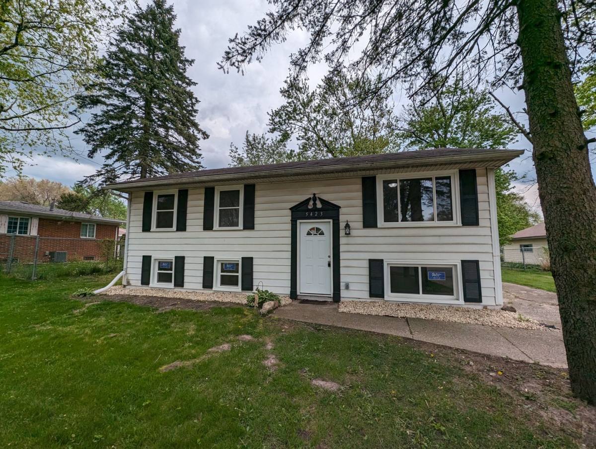 House for rent at 5423 Tulip Ave, Portage, IN 46368