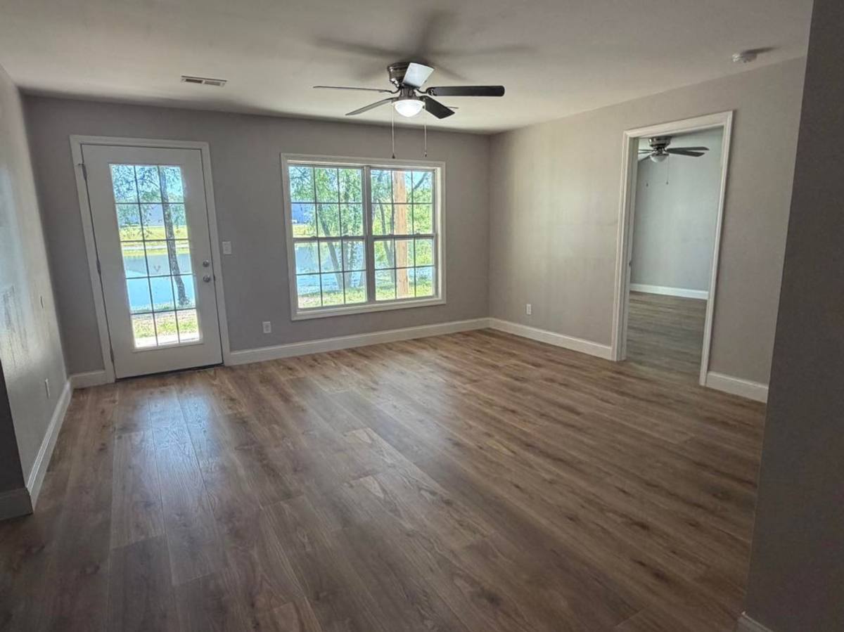 Apartment for rent at 424 426 E Deerwood Dr, Jackson, MO 63755