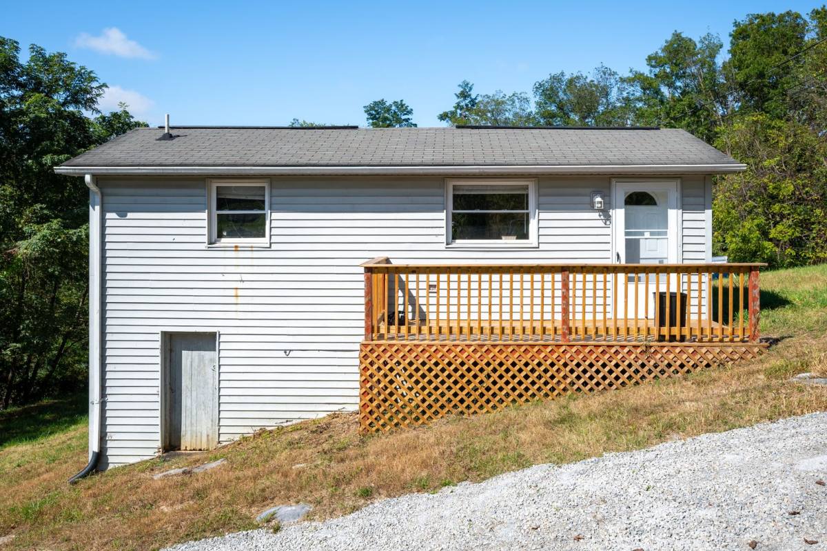 House for rent at 7278 Manns Dr, Radford, VA 24141