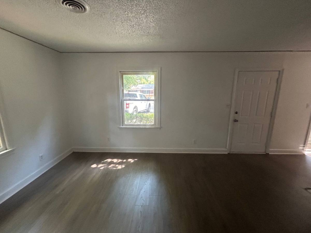 House for rent at 823 S Kilbourne Rd, Columbia, SC 29205
