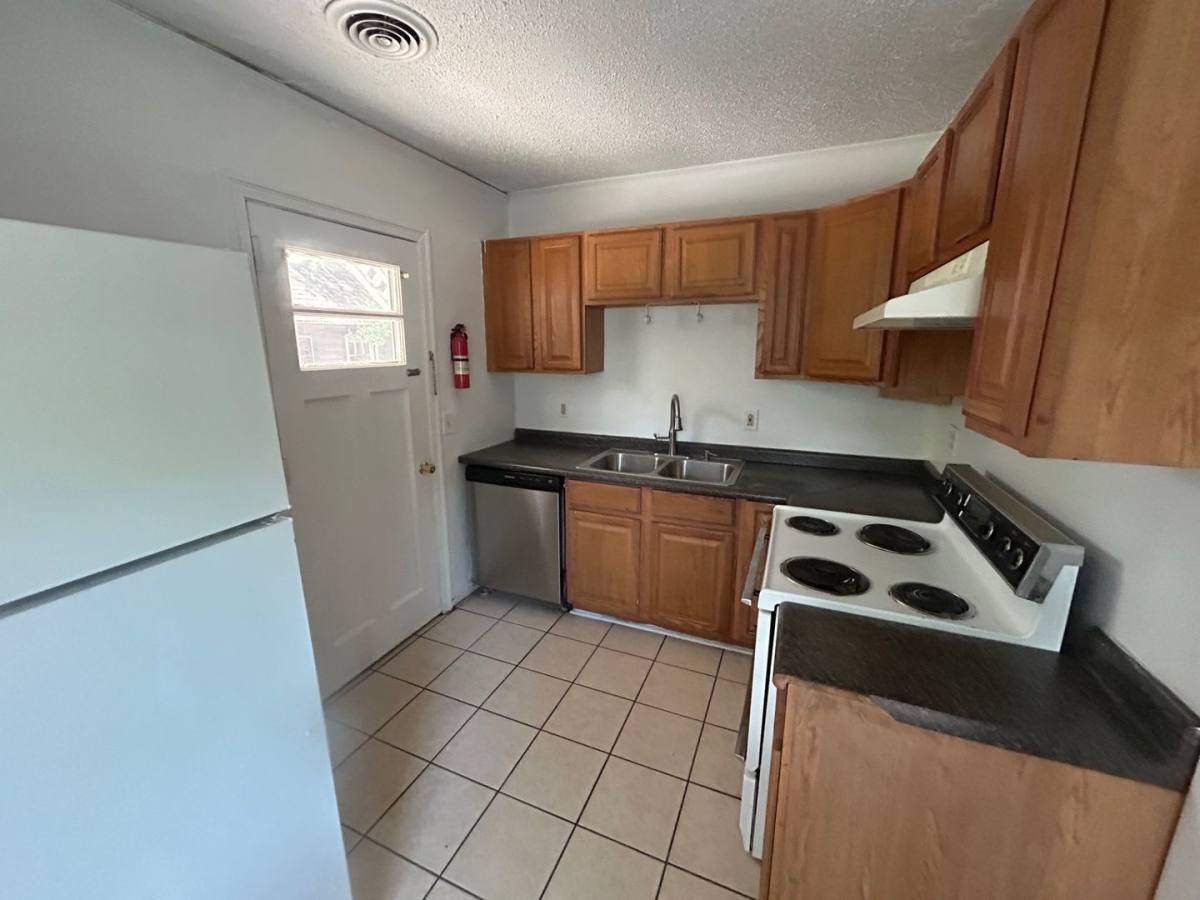 House for rent at 823 S Kilbourne Rd, Columbia, SC 29205