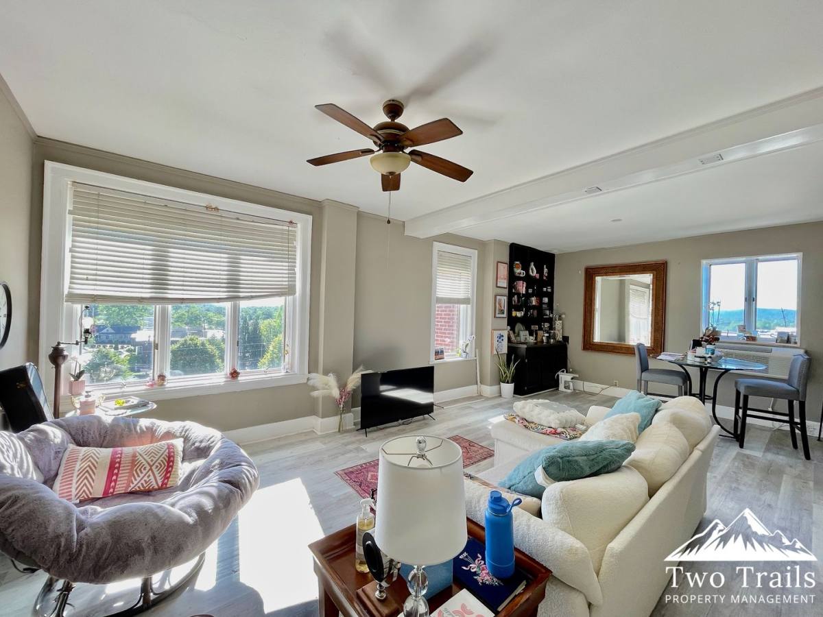 Condo for rent at 538 N Main St, Hendersonville, NC 28792