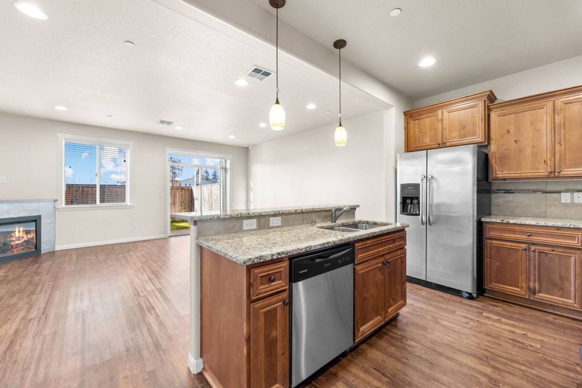 Townhouse for rent at 209 N 33rd Court, Ridgefield, WA 98642