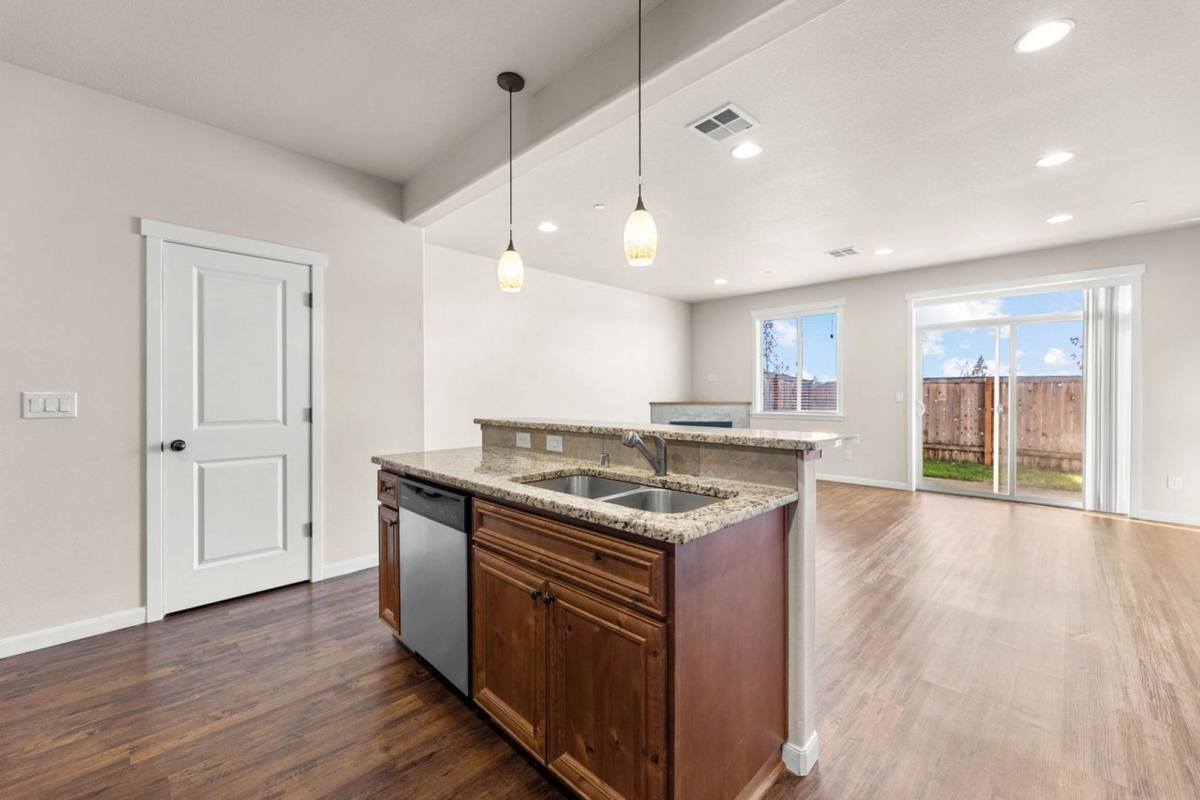 Townhouse for rent at 209 N 33rd Court, Ridgefield, WA 98642