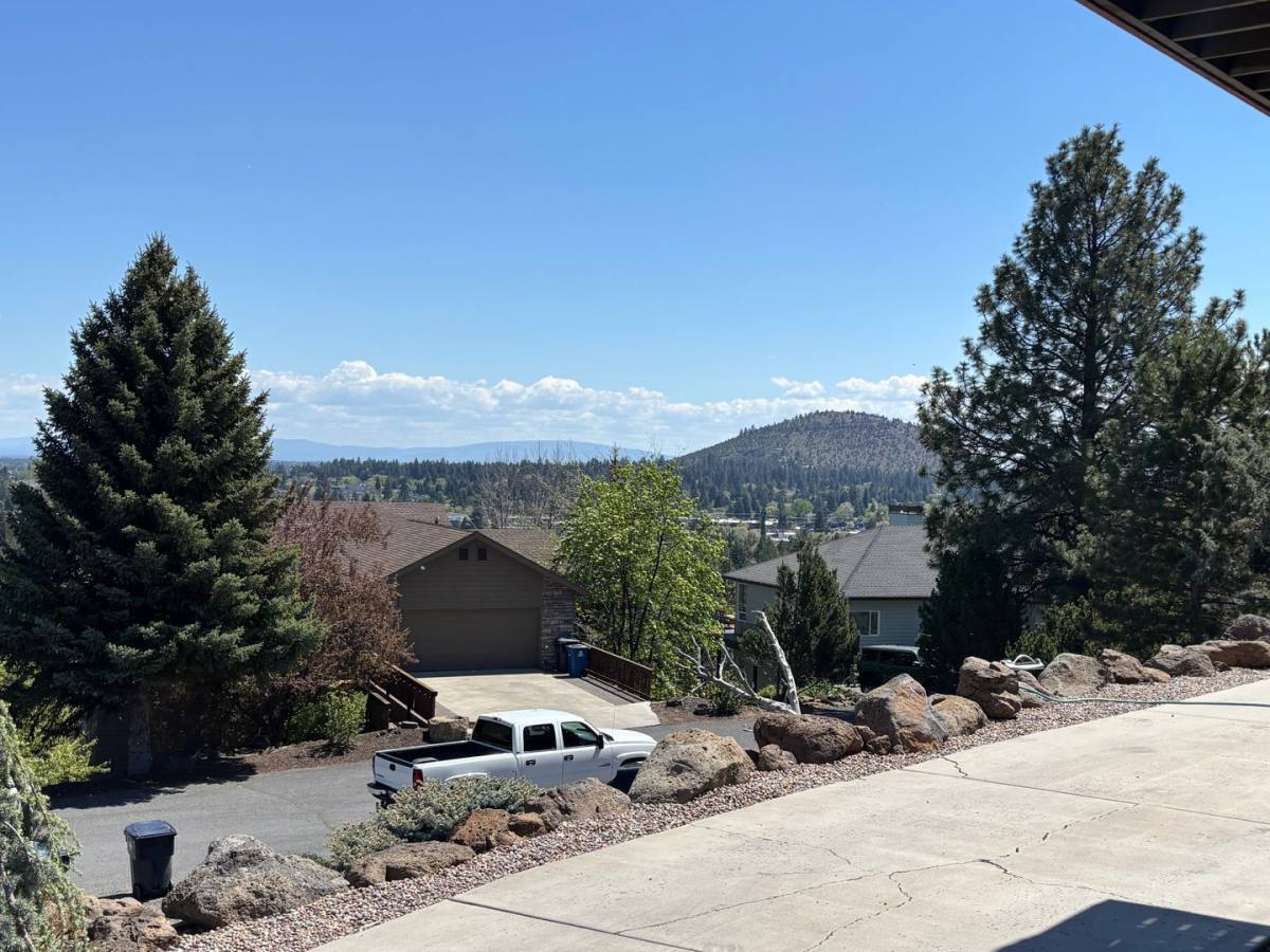 House for rent at 2515 NW Upper Rim Place #2, Bend, OR 97703