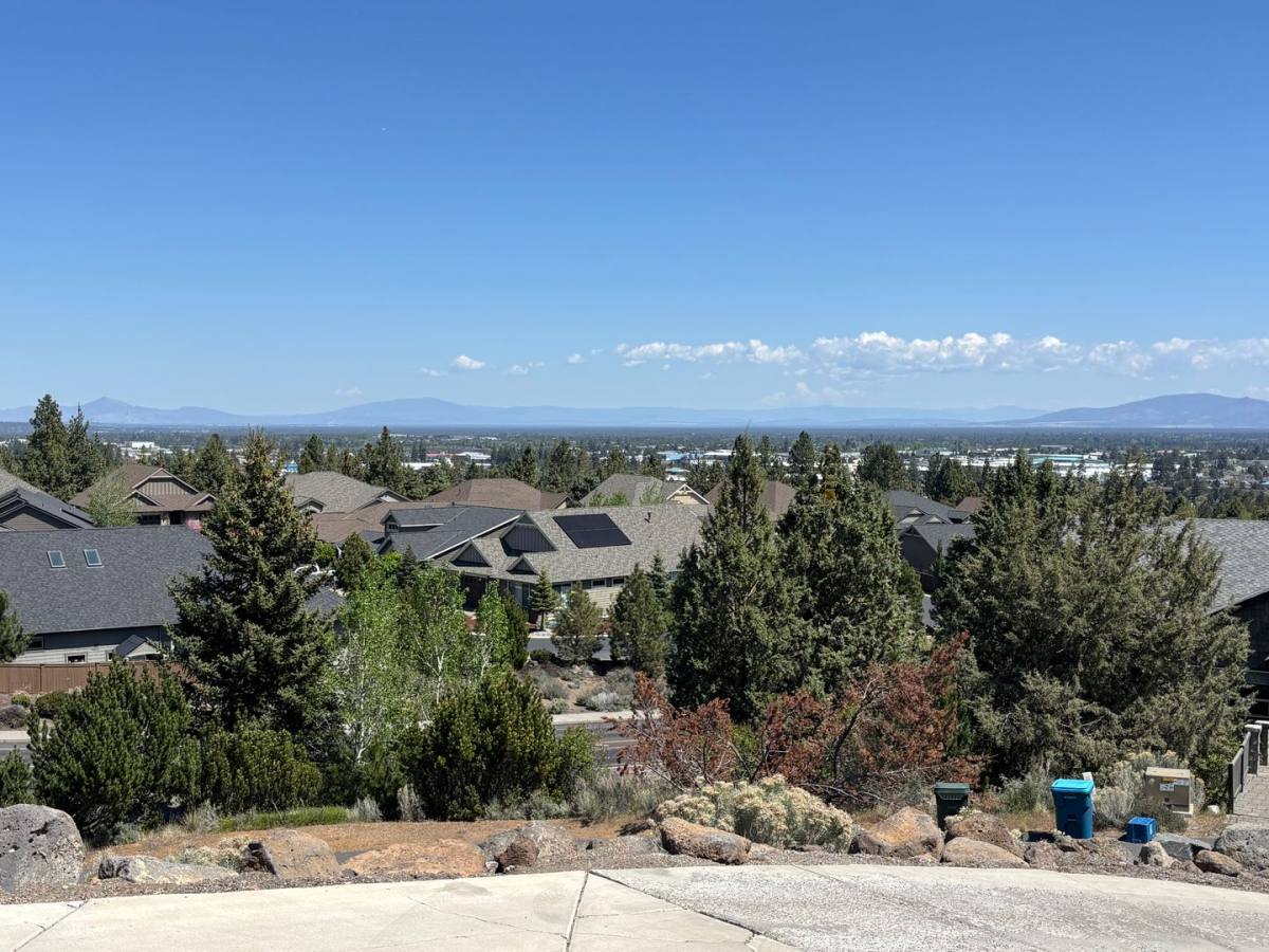 House for rent at 2515 NW Upper Rim Place #2, Bend, OR 97703
