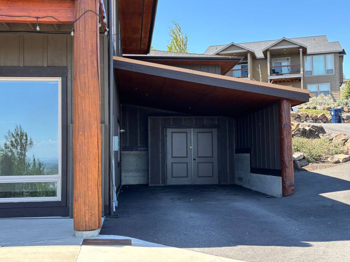 House for rent at 2515 NW Upper Rim Place #2, Bend, OR 97703
