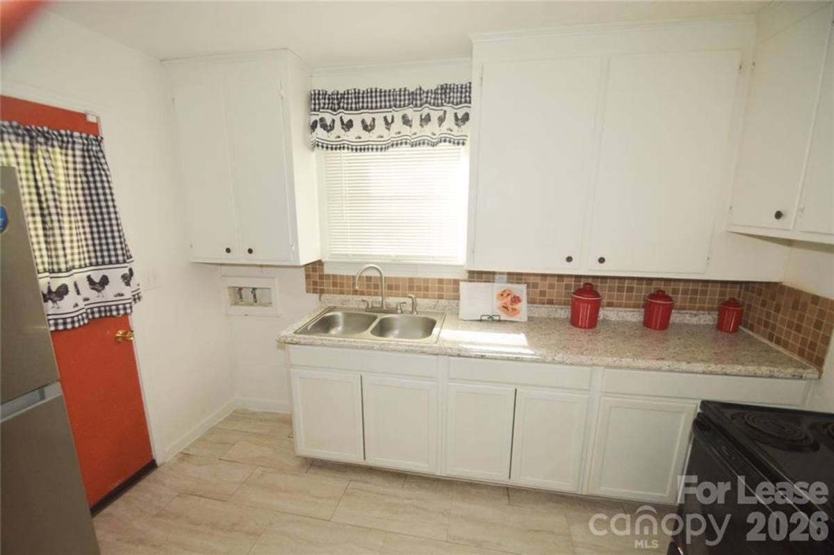 House for rent at 2143 Finchley Dr, Charlotte, NC 28215