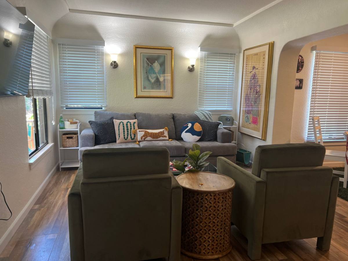 Apartment for rent at 4921 La Roda Ave, Los Angeles, CA 90041