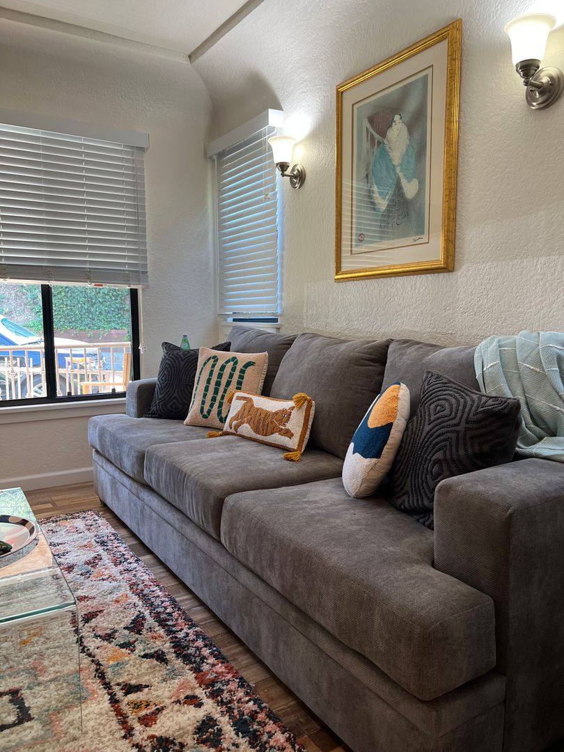 Apartment for rent at 4921 La Roda Ave, Los Angeles, CA 90041