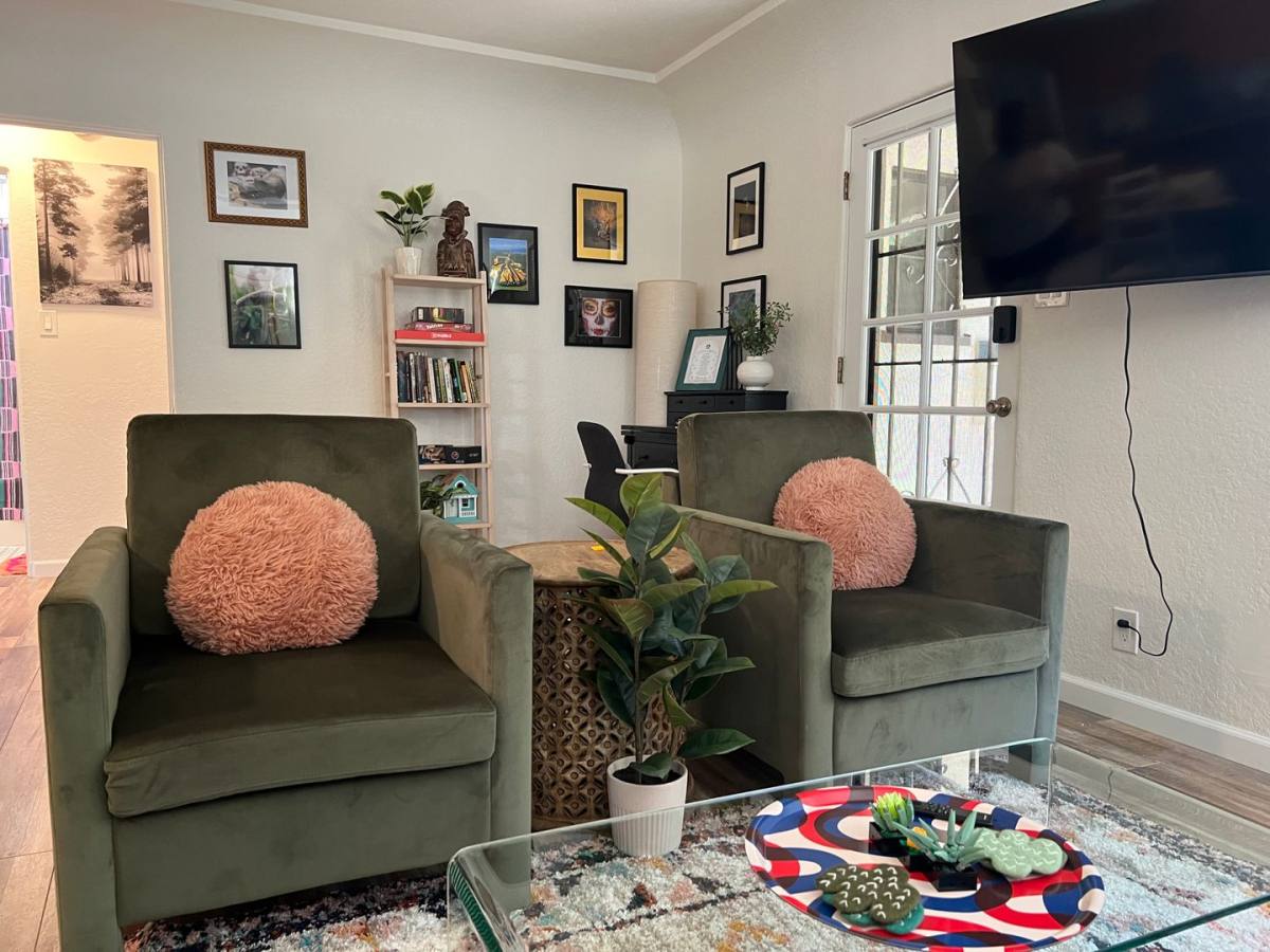 Apartment for rent at 4921 La Roda Ave, Los Angeles, CA 90041