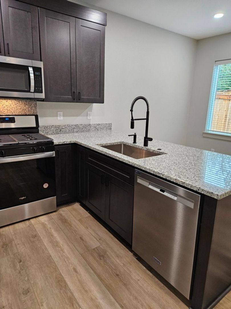 Apartment for rent at 6953-6955 Talloc Ave SE, Salem, OR 97306