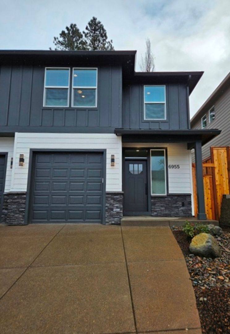 Apartment for rent at 6953-6955 Talloc Ave SE, Salem, OR 97306