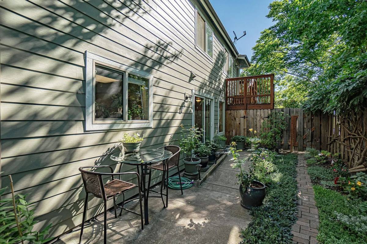 Apartment for rent at 295 Tolman Creek Rd, Ashland, OR 97520