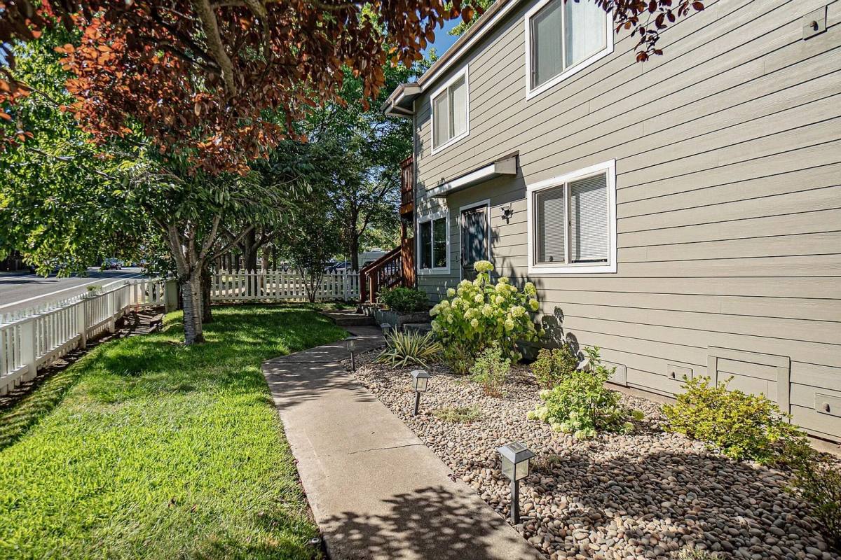 Apartment for rent at 295 Tolman Creek Rd, Ashland, OR 97520
