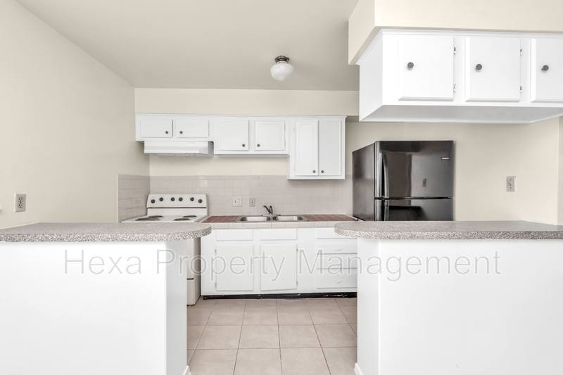 Apartment for rent at 4742 Yale St, Houston, TX 77018