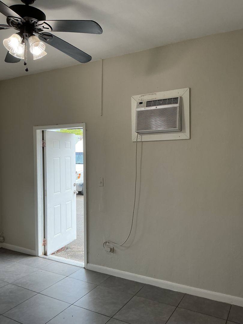 Apartment for rent at 2331 Hayes St, Hollywood, FL 33020