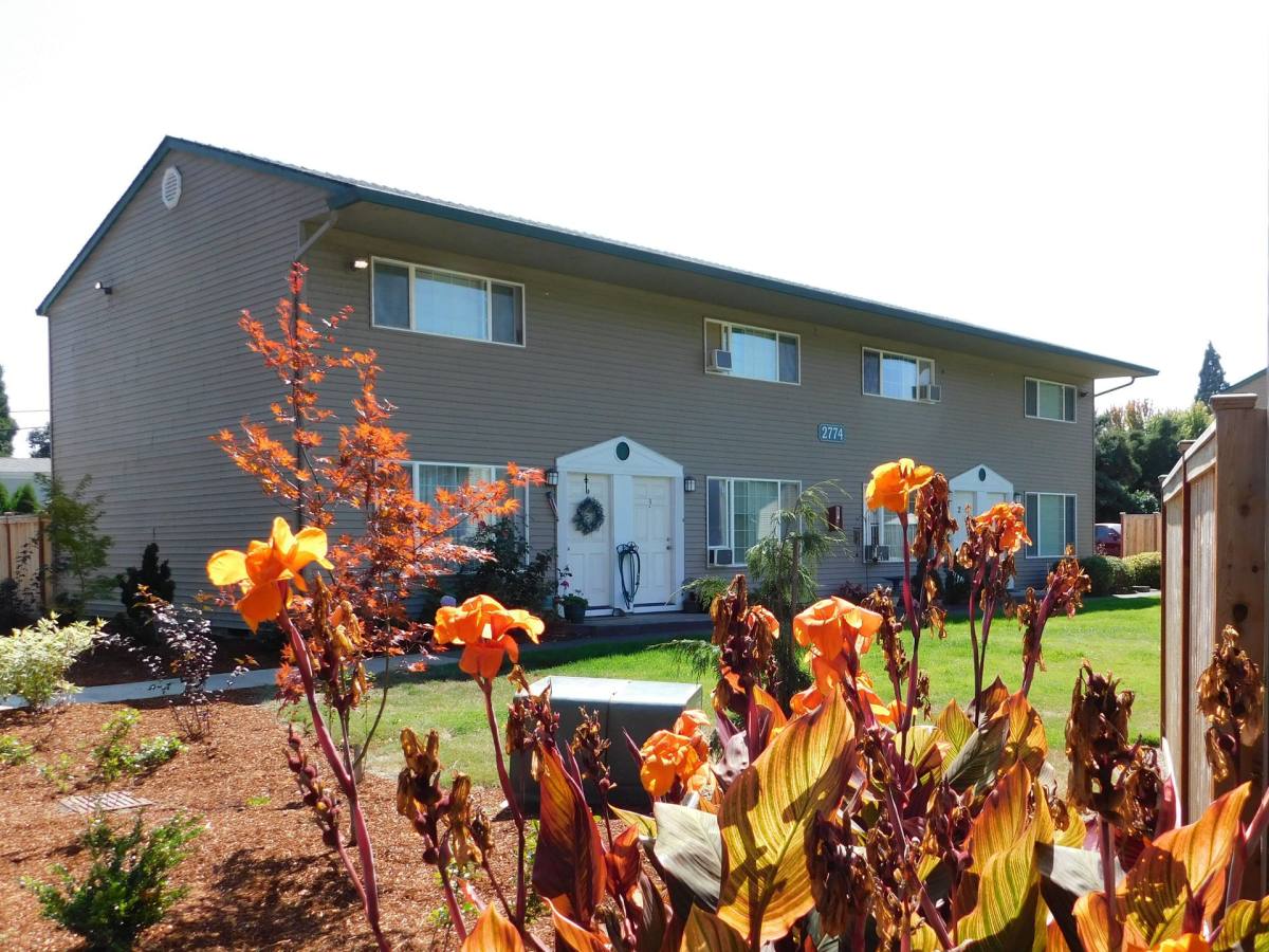 Townhouse for rent at 2762 7th Ave, Albany, OR 97322