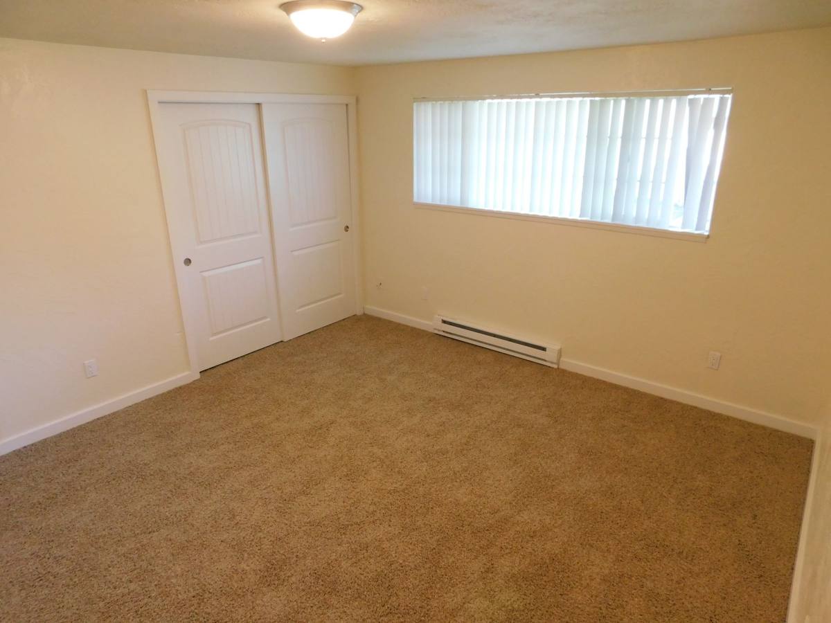 Townhouse for rent at 2762 7th Ave, Albany, OR 97322