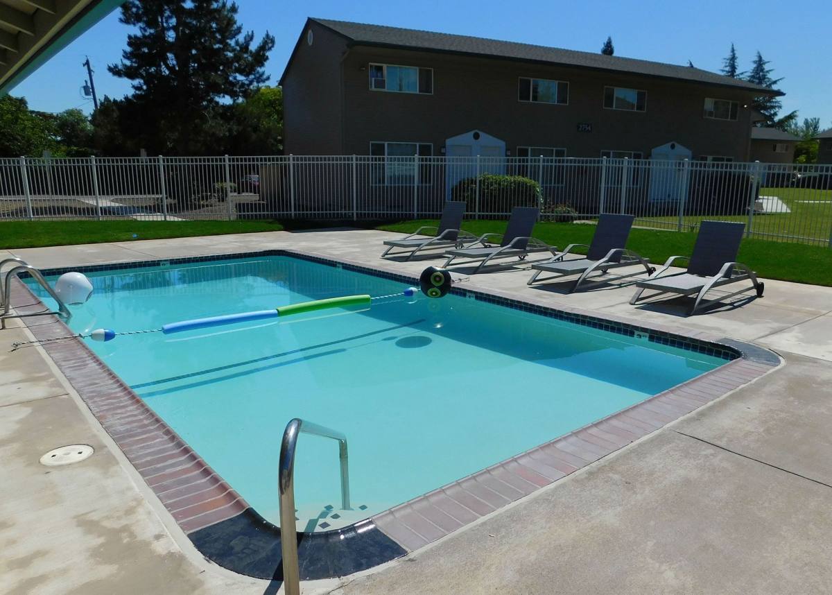 Townhouse for rent at 2762 7th Ave, Albany, OR 97322