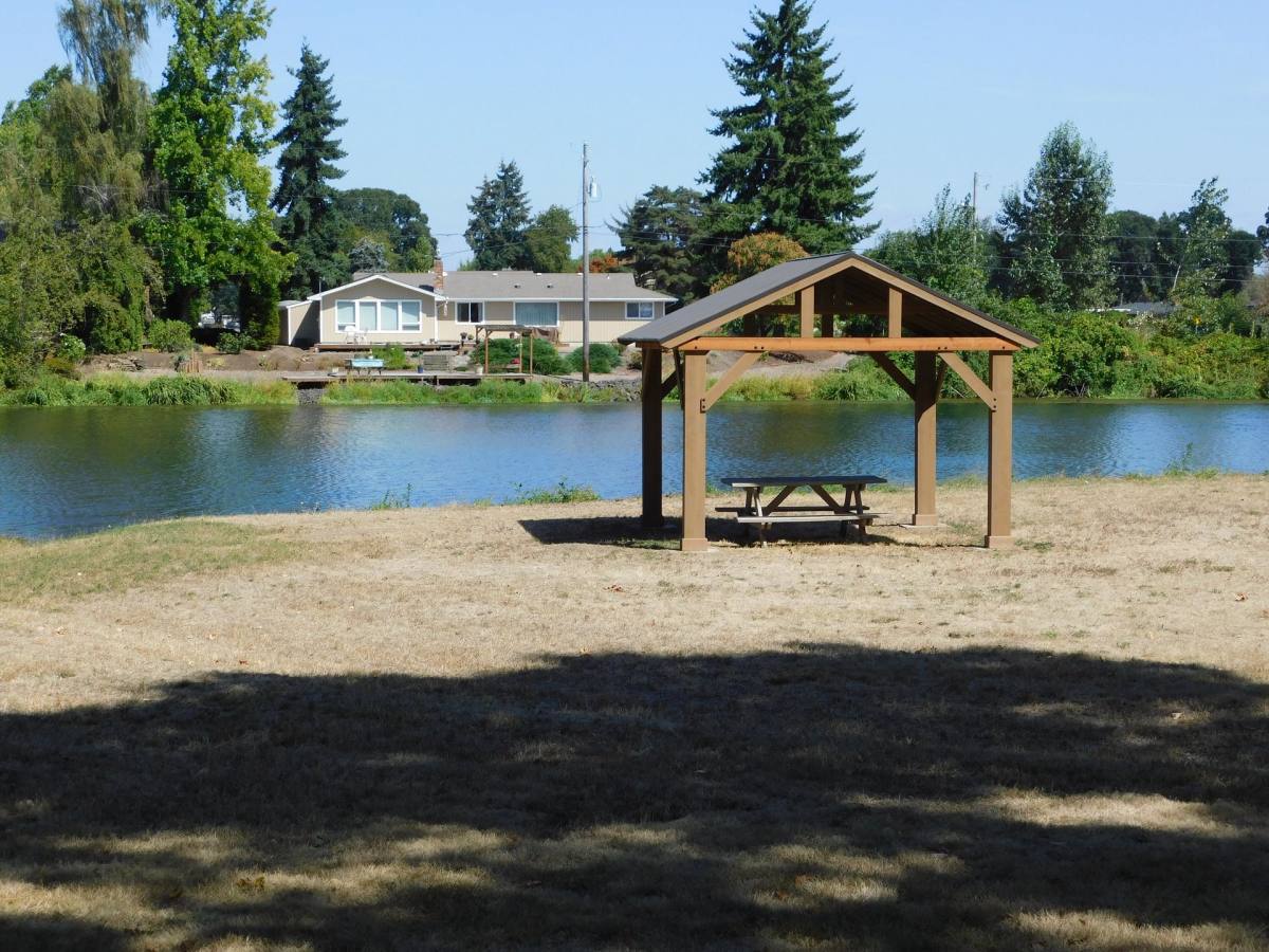 Townhouse for rent at 2762 7th Ave, Albany, OR 97322