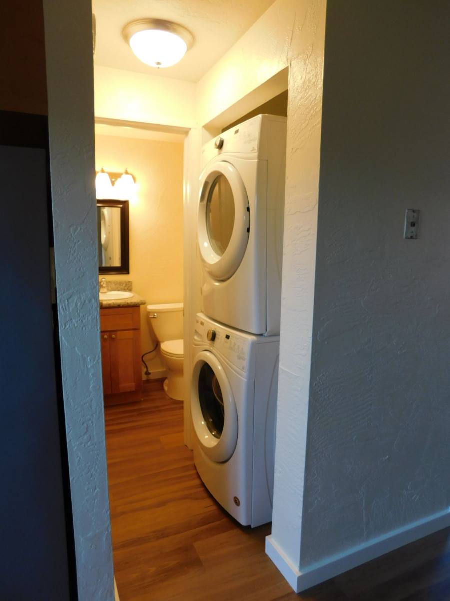 Townhouse for rent at 2762 7th Ave, Albany, OR 97322