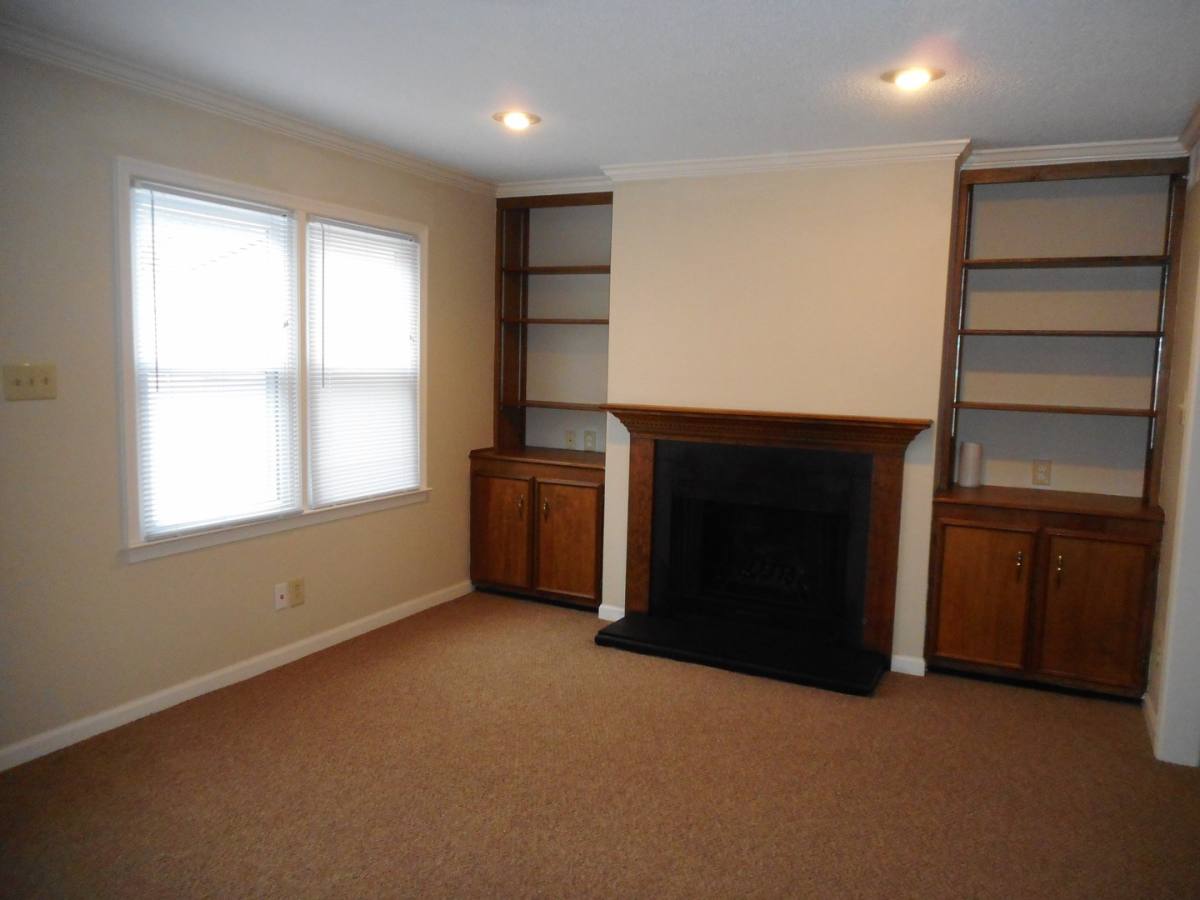 Townhouse for rent at 515 Spring Garden St, Greensboro, NC 27401