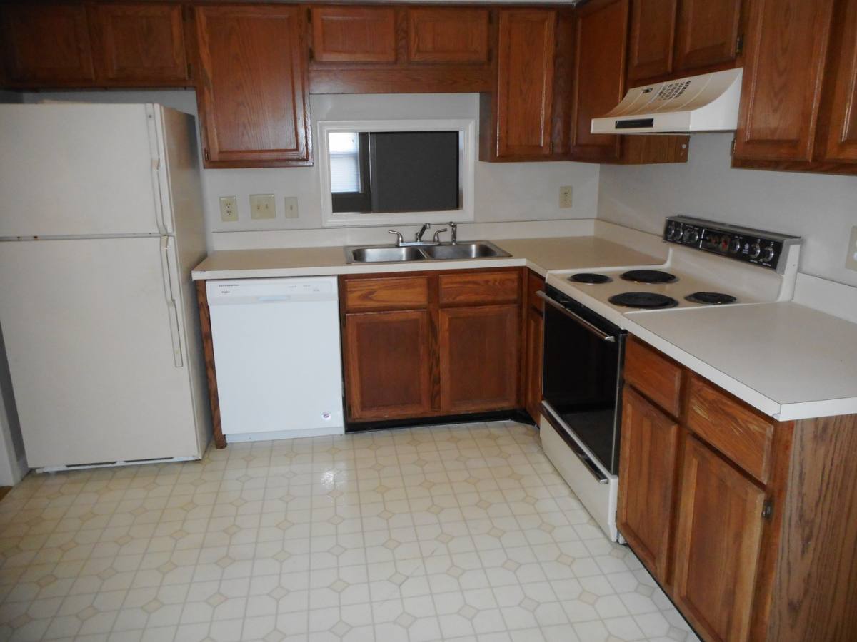 Townhouse for rent at 515 Spring Garden St, Greensboro, NC 27401