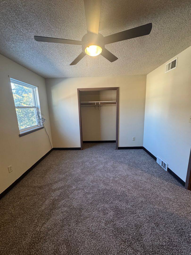 Apartment for rent at 4521-4533 W Bellview, Columbia, MO 65203