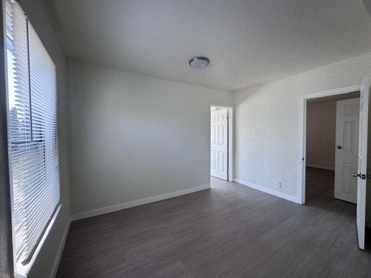 Apartment for rent at 1022-1028 Martin Luther King Jr Ave, Long Beach, CA 90813