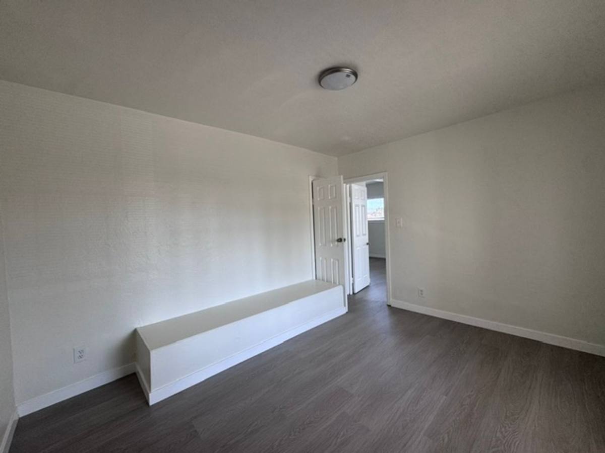 Apartment for rent at 1022-1028 Martin Luther King Jr Ave, Long Beach, CA 90813