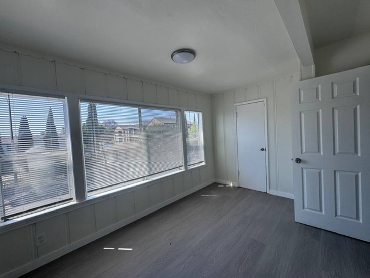 Apartment for rent at 1022-1028 Martin Luther King Jr Ave, Long Beach, CA 90813