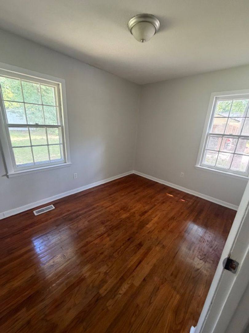 House for rent at 3462 Dobbs Farm Rd, Kinston, NC 28504