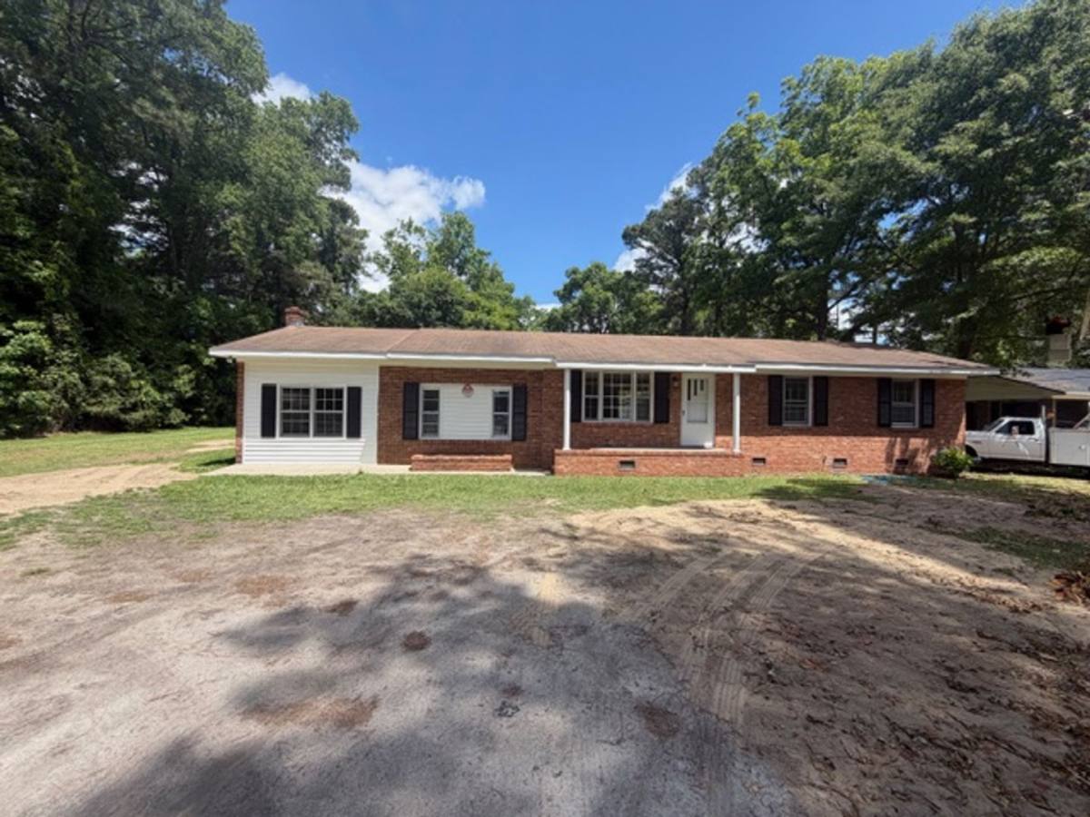 House for rent at 3462 Dobbs Farm Rd, Kinston, NC 28504