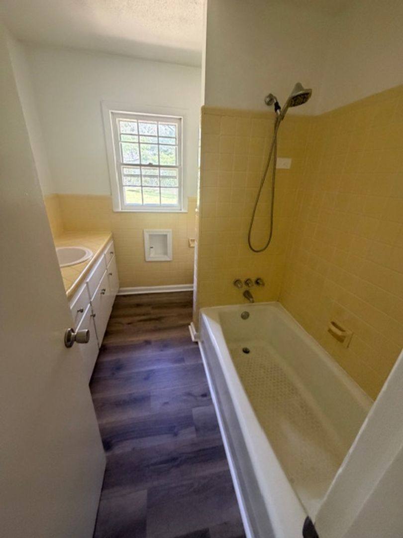 House for rent at 3462 Dobbs Farm Rd, Kinston, NC 28504