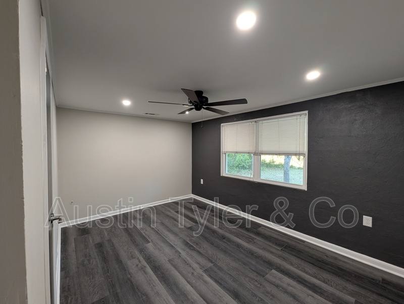 Apartment for rent at 2984B Smith St, Marianna, FL 32446