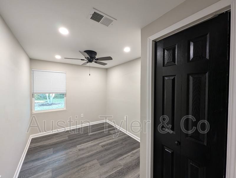 Apartment for rent at 2984B Smith St, Marianna, FL 32446
