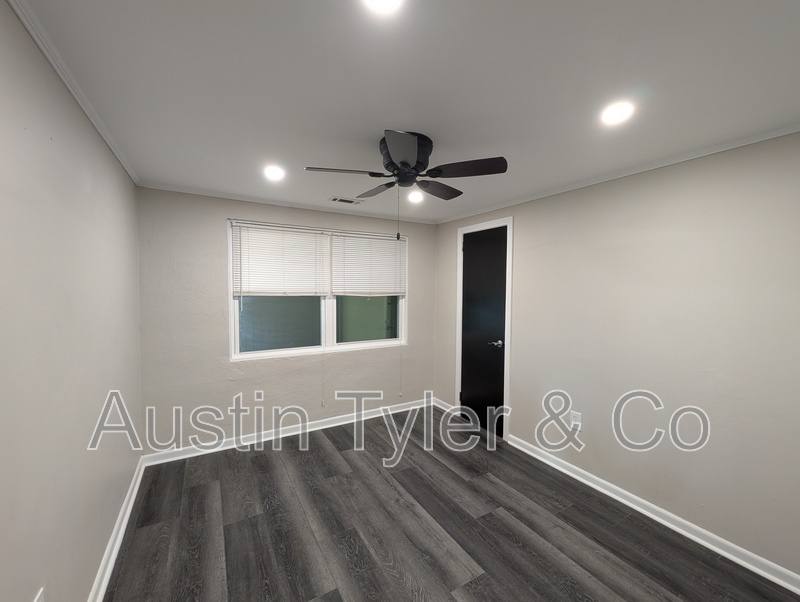 Apartment for rent at 2984B Smith St, Marianna, FL 32446
