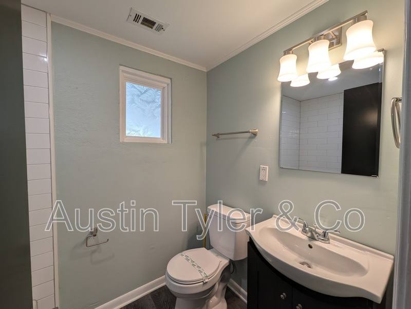 Apartment for rent at 2984B Smith St, Marianna, FL 32446