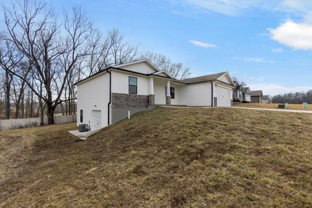 House for rent at 524 Old Poplar Rd, Jackson, MO 63755