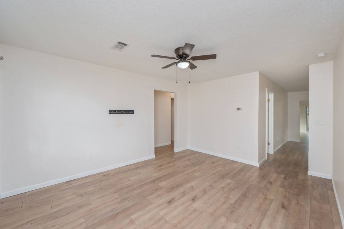 House for rent at 211 20th St, Niceville, FL 32578