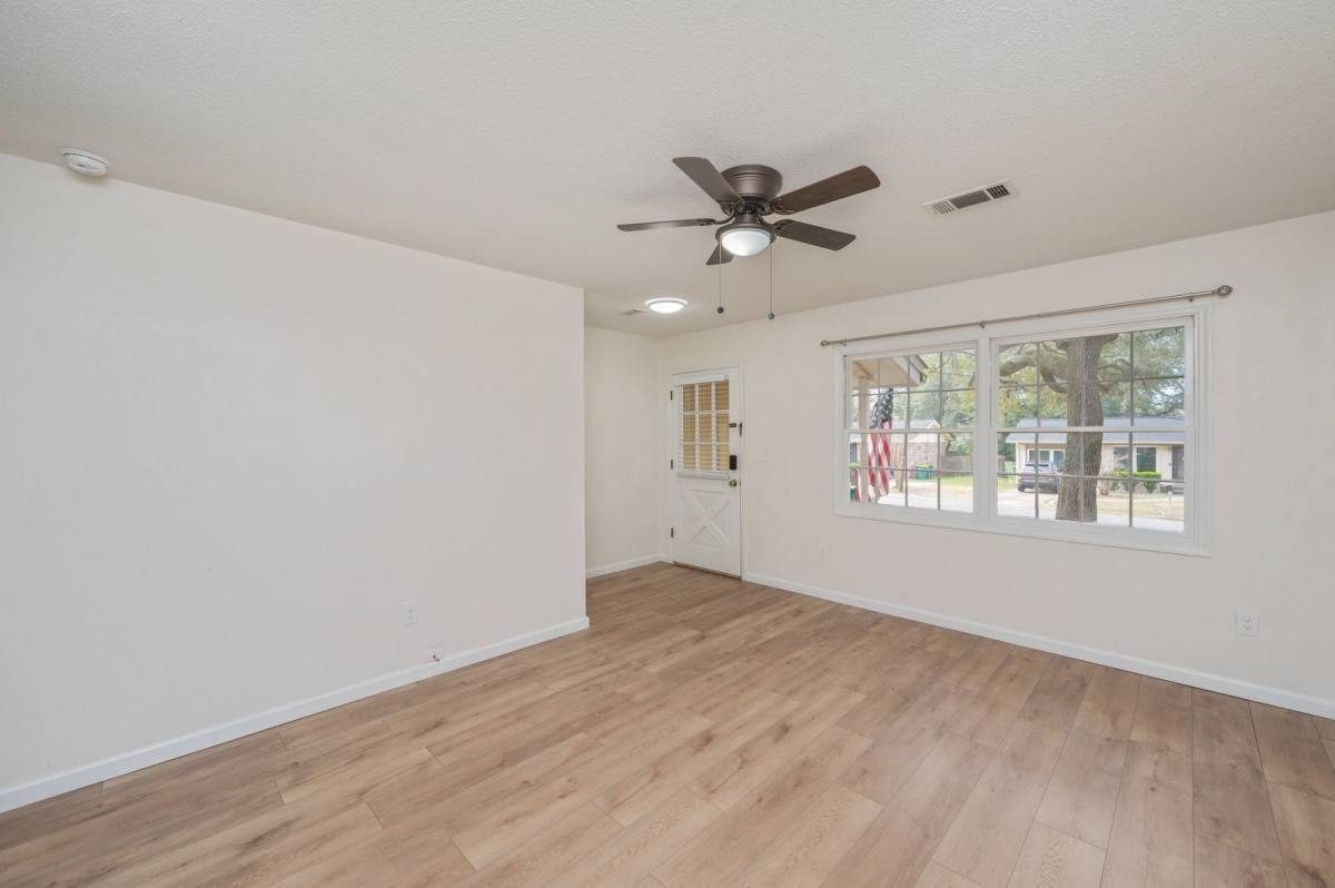 House for rent at 211 20th St, Niceville, FL 32578