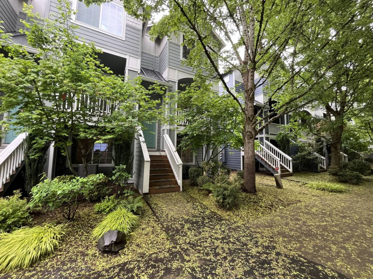 Townhouse for rent at 17460 SW November Court, Beaverton, OR 97003