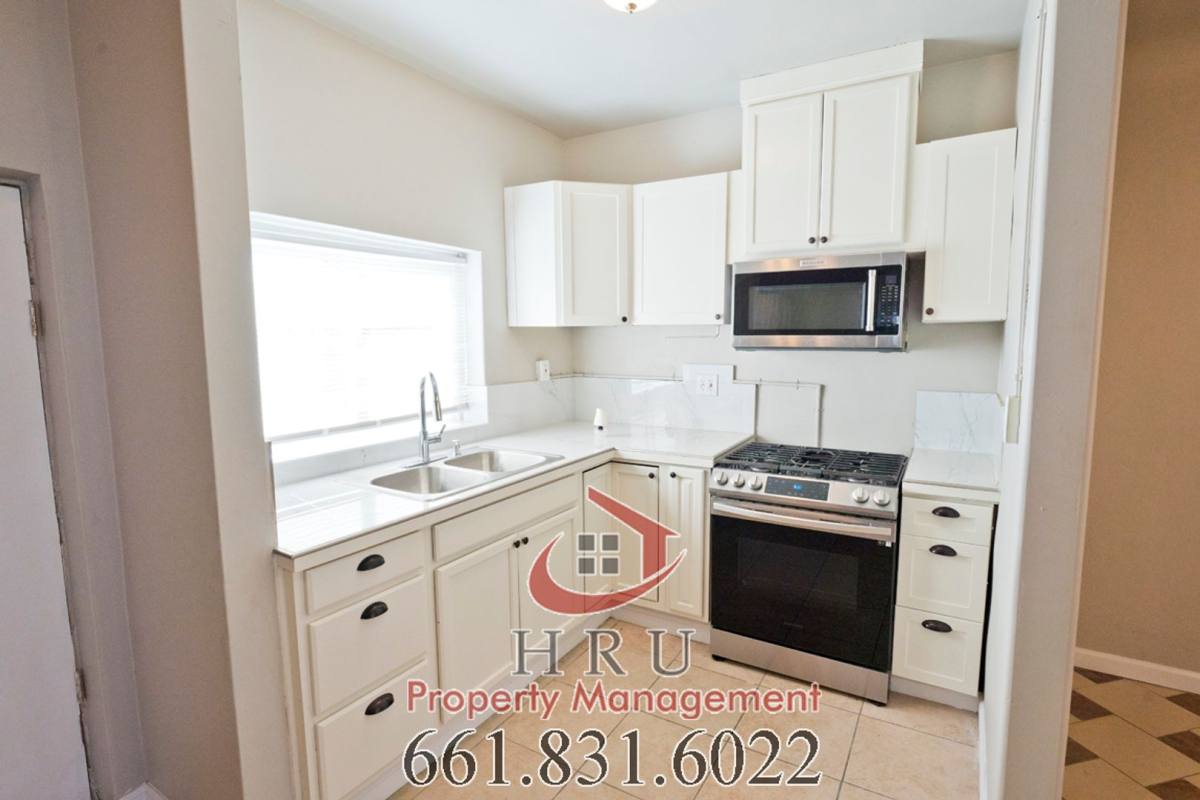 Apartment for rent at 419 & 417 Washington Ave, Bakersfield, CA 93308