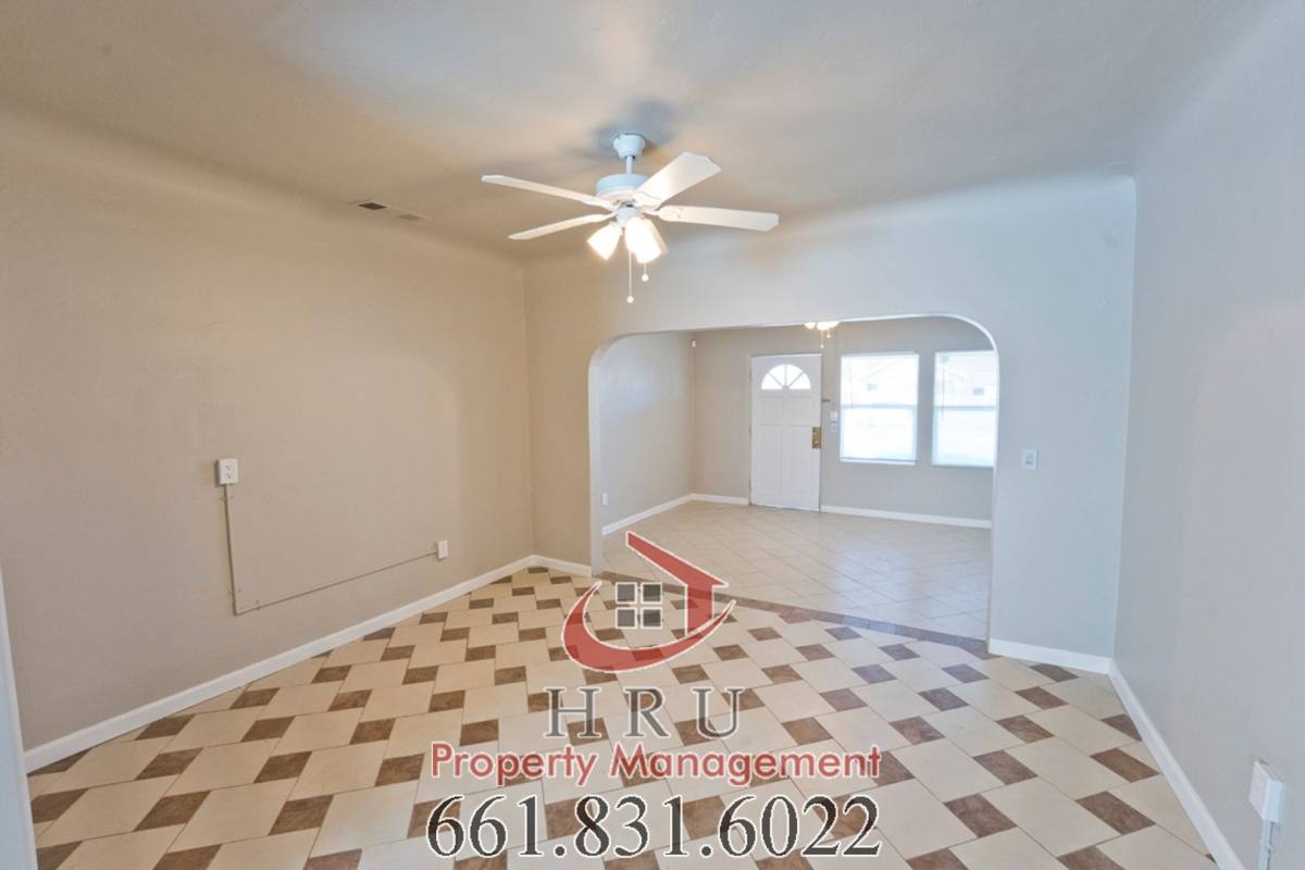Apartment for rent at 419 & 417 Washington Ave, Bakersfield, CA 93308